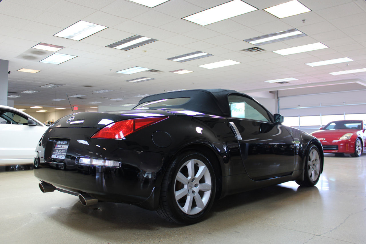 Used 2004 Nissan 350Z Touring image 23