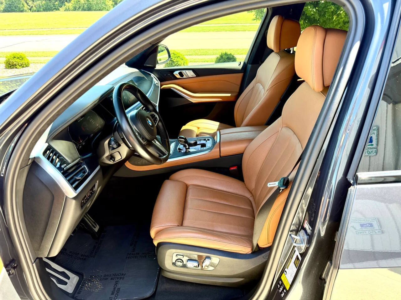 Used 2021 BMW X7 M50i w/ Dynamic Handling Package AWD/4WD image 10