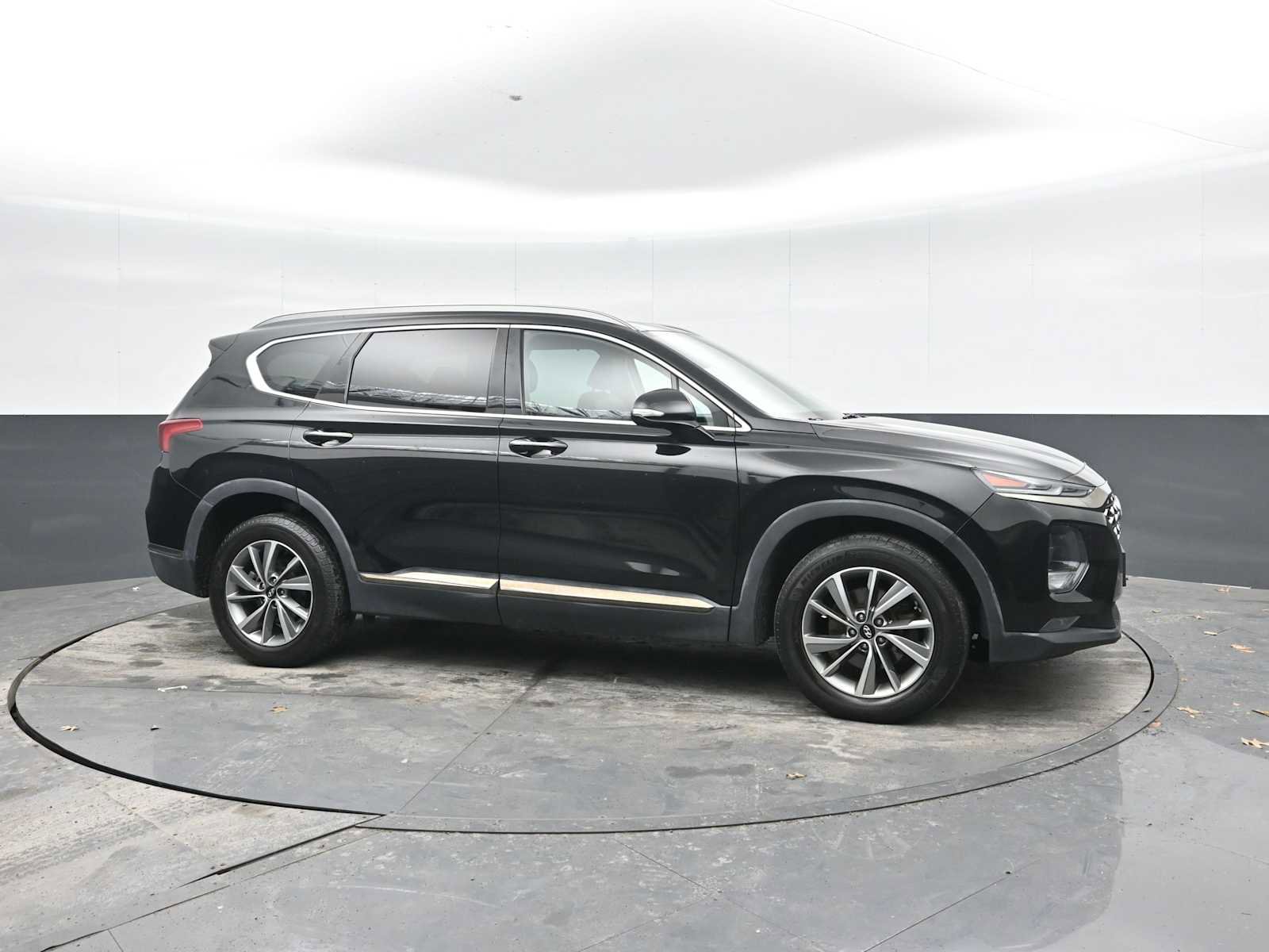 Used 2019 Hyundai Santa Fe Limited image 6