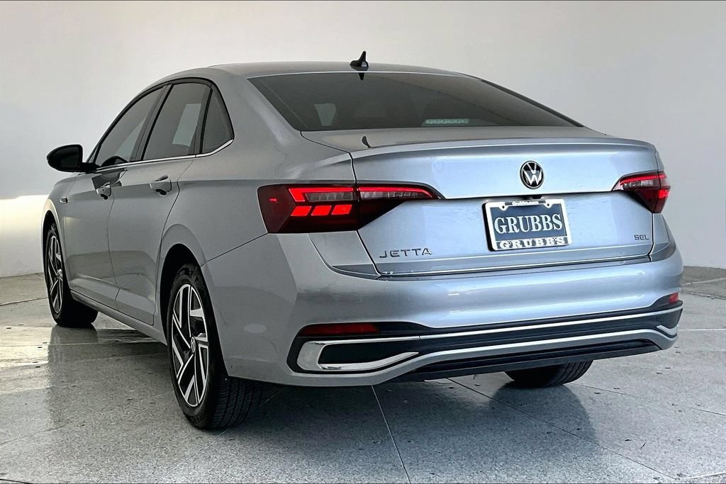 Used 2024 Volkswagen Jetta SEL FWD image 14
