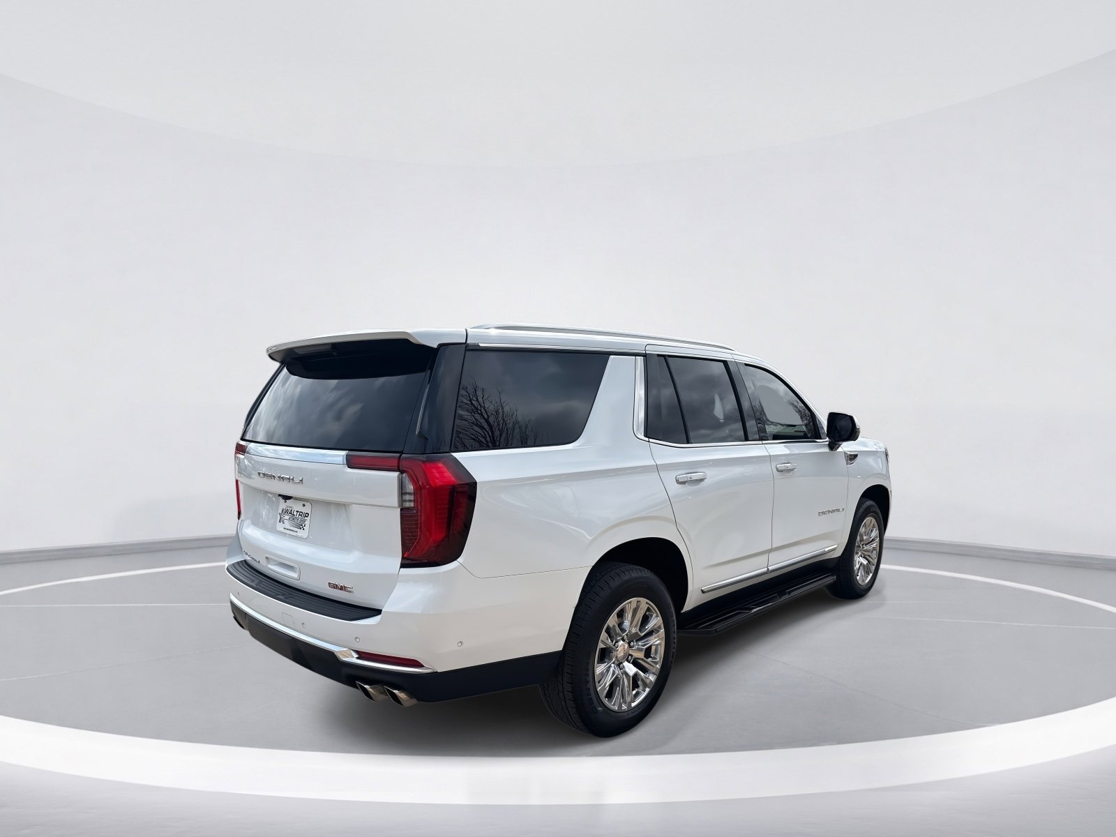 Certified 2025 GMC Yukon Denali image 8