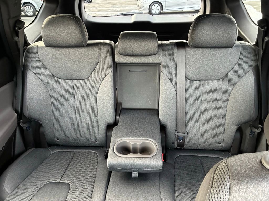 Used 2020 Hyundai Santa Fe SE image 15