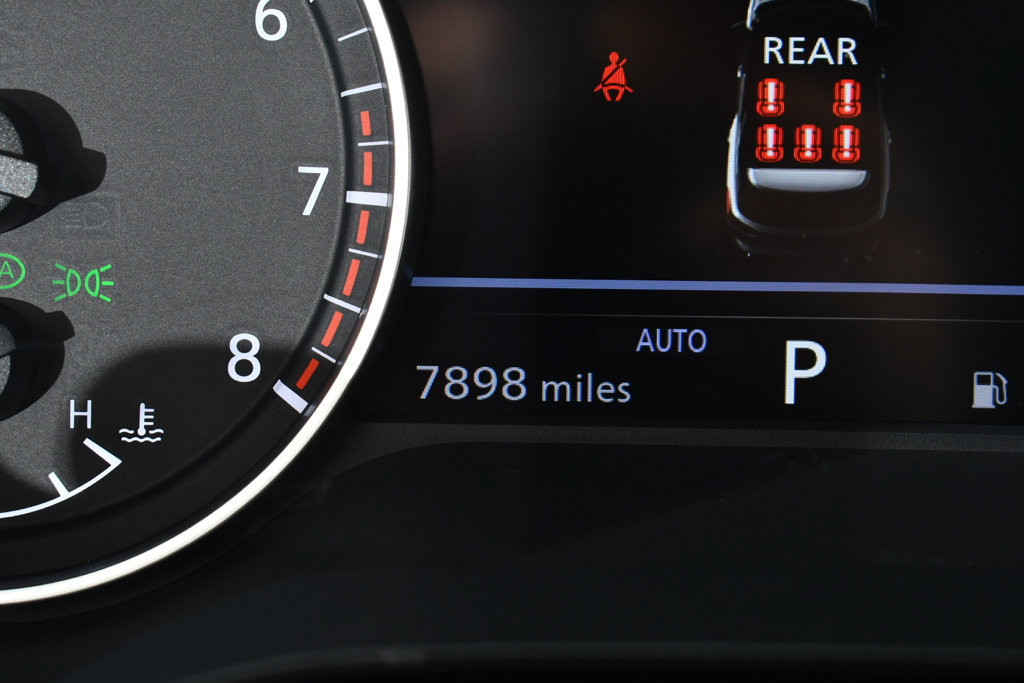 Used 2025 Nissan Pathfinder Rock Creek AWD/4WD image 27