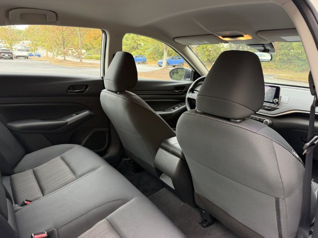 Used 2025 Nissan Altima 2.5 S FWD image 33