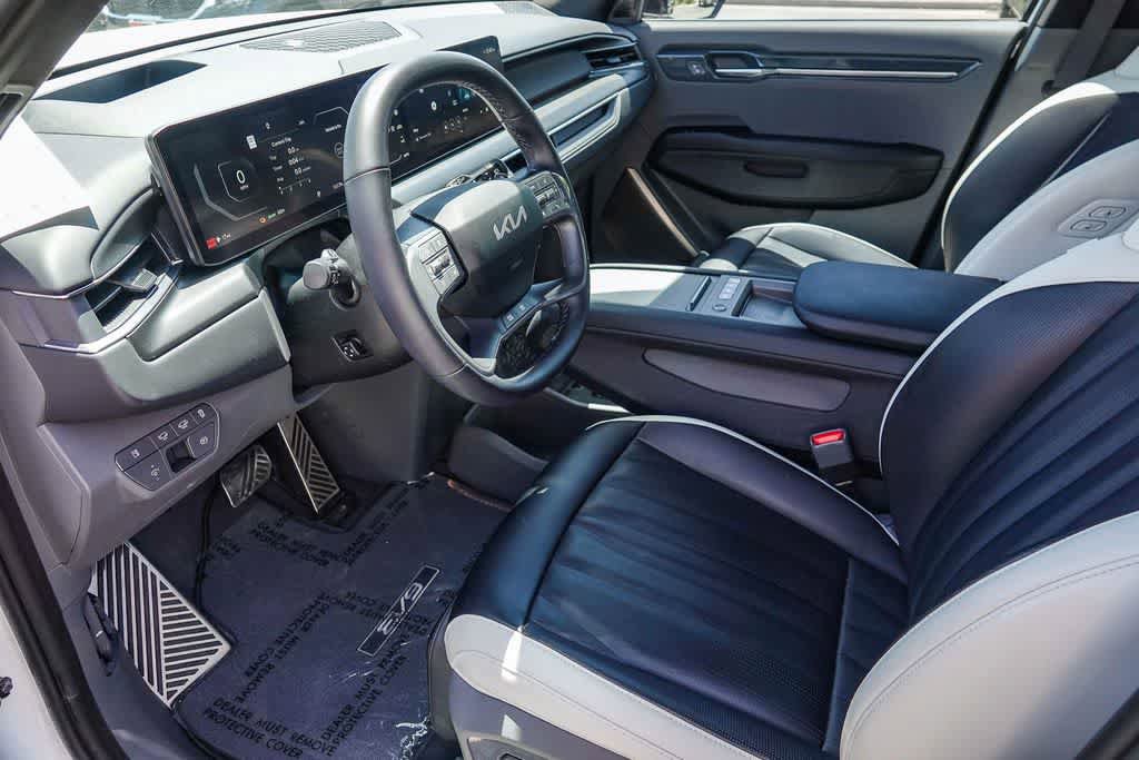 Certified 2024 Kia EV9 GT-Line AWD/4WD image 16