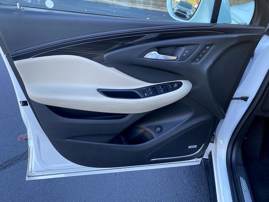 Used 2020 Buick Envision Premium w/ Driver Confidence Package image 17