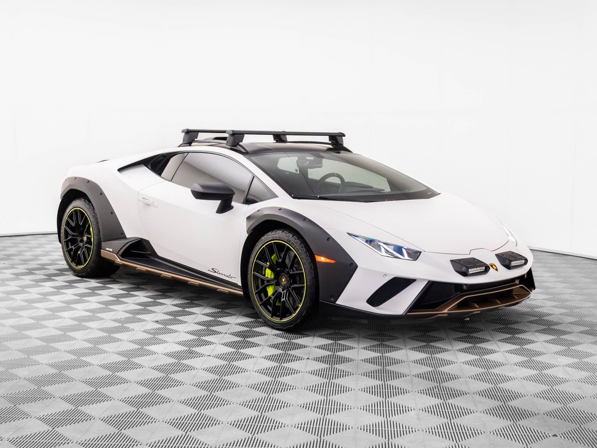 Used 2024 Lamborghini Huracan Sterrato image 7