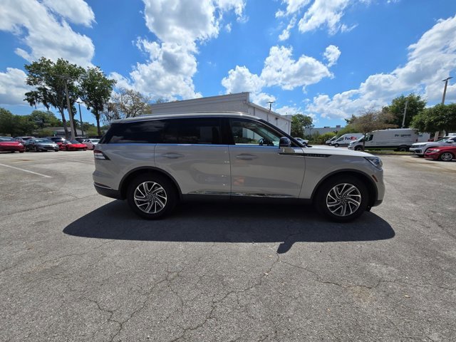 Used 2023 Lincoln Aviator 2WD w/ Class IV Trailer Tow Package image 4