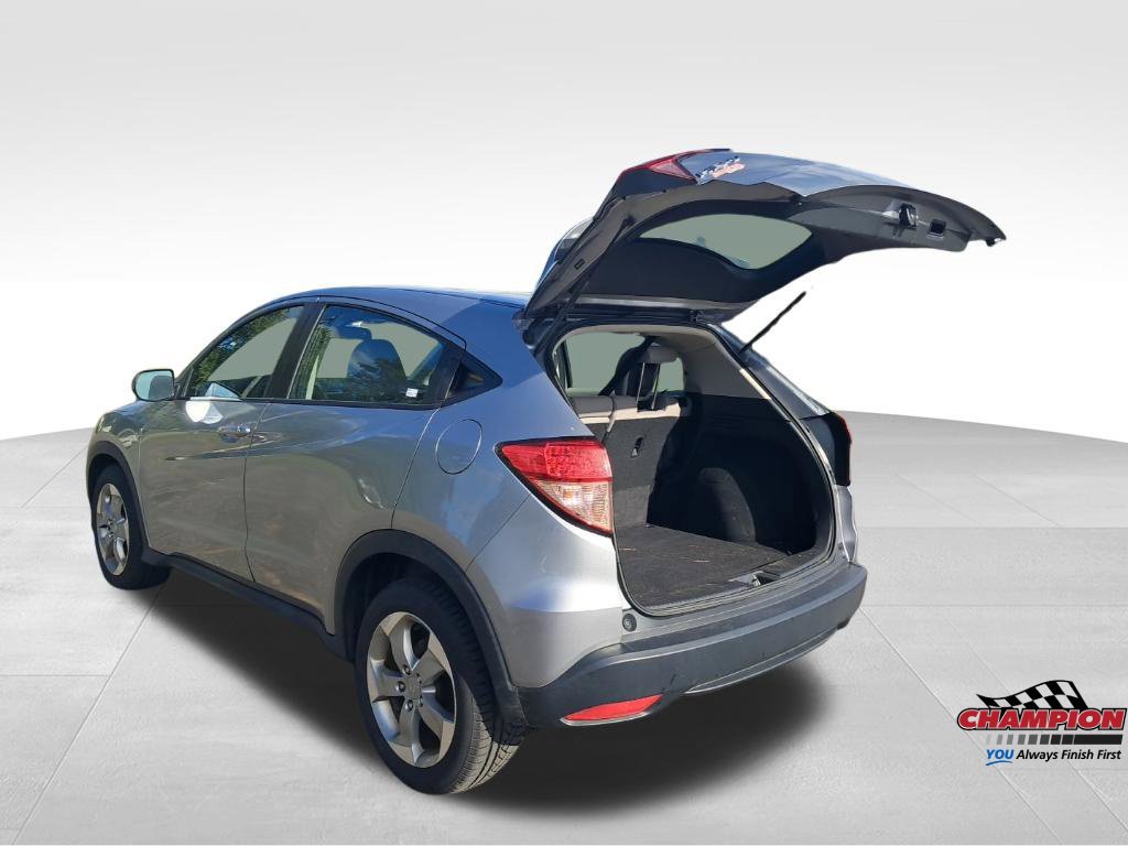 Used 2017 Honda HR-V LX image 18