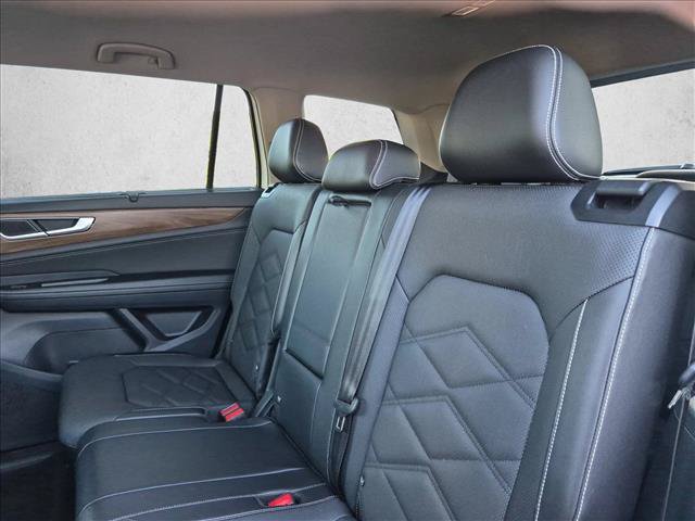 Used 2025 Volkswagen Atlas SE FWD image 19