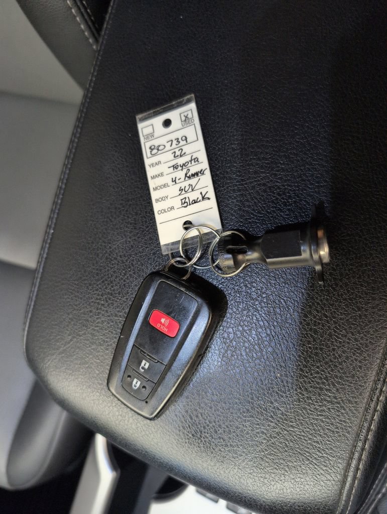 Used 2022 Toyota 4Runner SR5 Premium AWD/4WD image 40