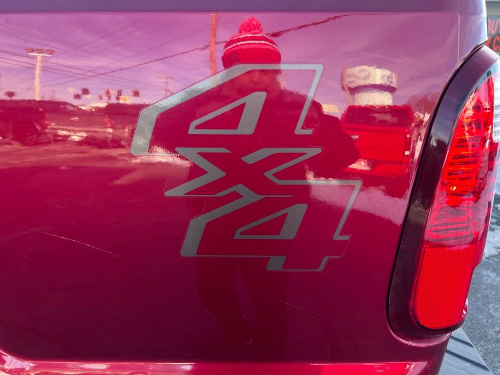 Used 2016 Ford F350 Lariat w/ Lariat Chrome Package image 28