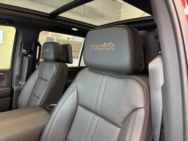 New 2026 Chevrolet Suburban High Country AWD/4WD image 24