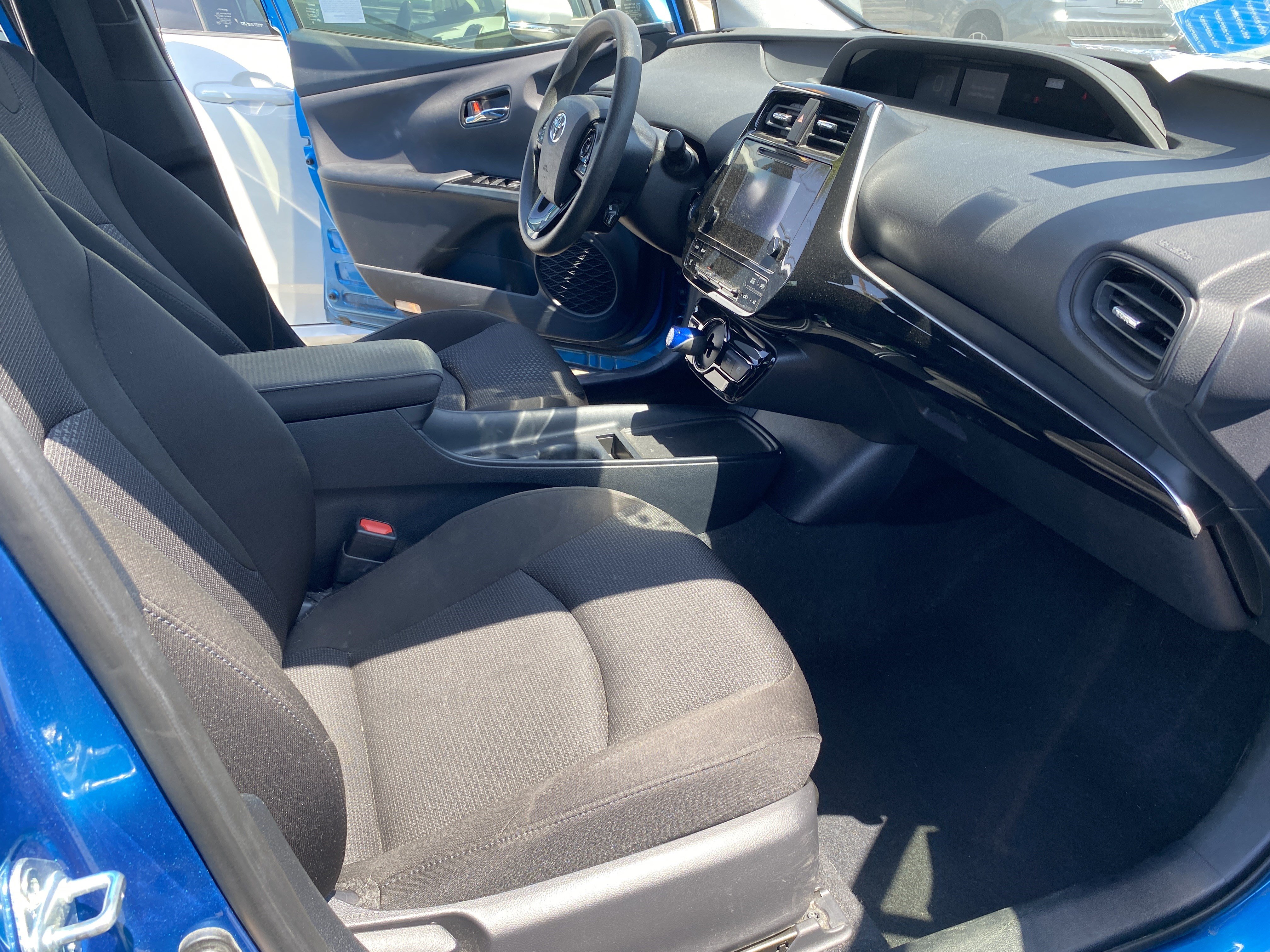 Used 2019 Toyota Prius LE w/ Carpet Mat Package FWD image 19
