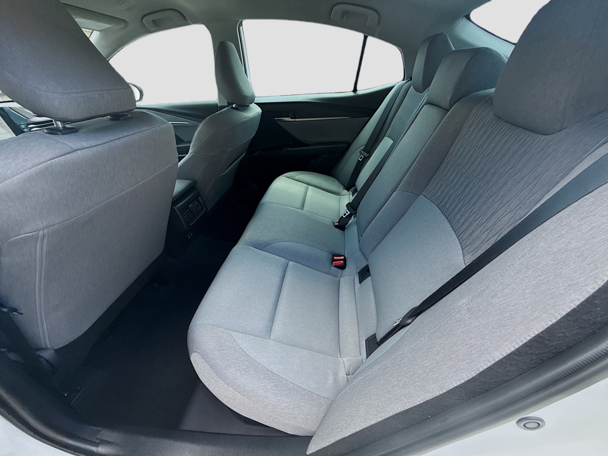 Used 2025 Toyota Camry LE FWD image 23