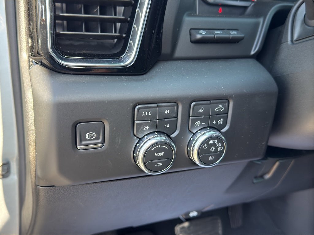 New 2026 GMC Sierra 2500 Denali w/ Denali Reserve Package AWD/4WD image 11