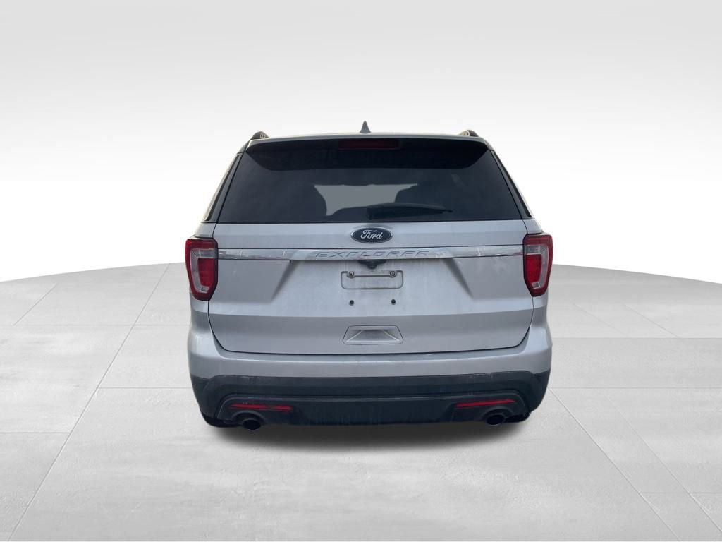 Used 2017 Ford Explorer FWD image 4
