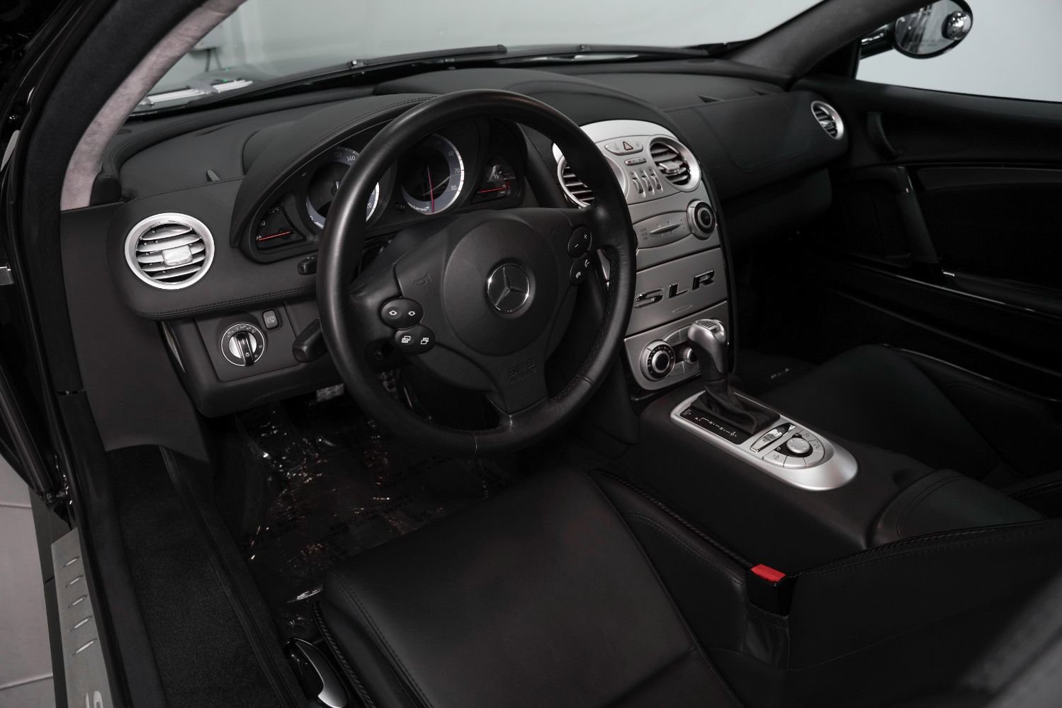 Used 2005 Mercedes-Benz SLR image 45