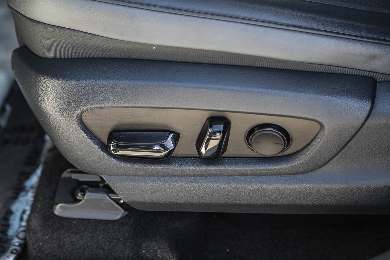 Used 2024 Lexus RZ 300e Premium FWD image 19