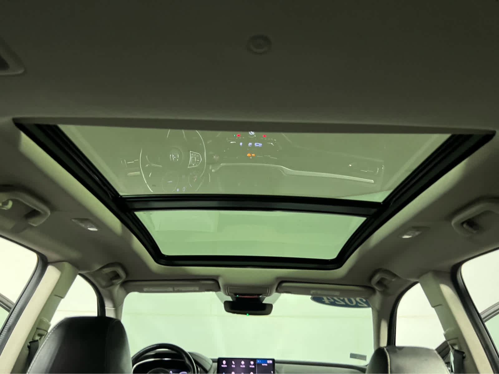 Used 2024 Acura MDX SH-AWD w/ Technology Package image 14