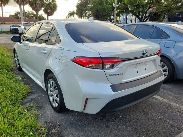 Used 2025 Toyota Corolla LE FWD image 3