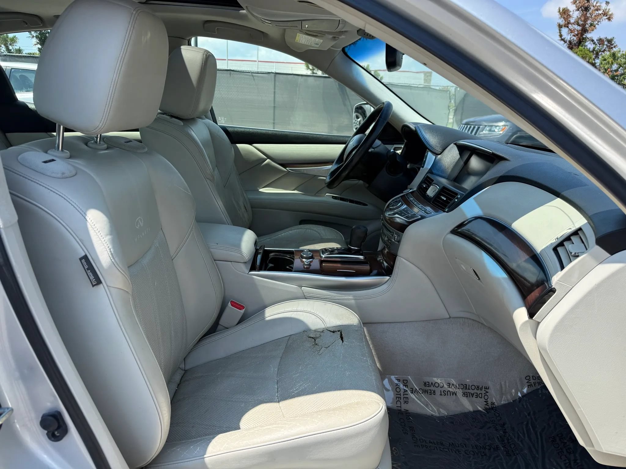 Used 2011 INFINITI M37 w/ Deluxe Touring Pkg RWD image 18