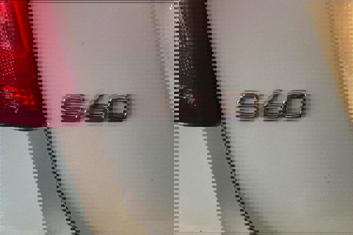 Used 2018 Volvo S60 T5 Inscription image 8