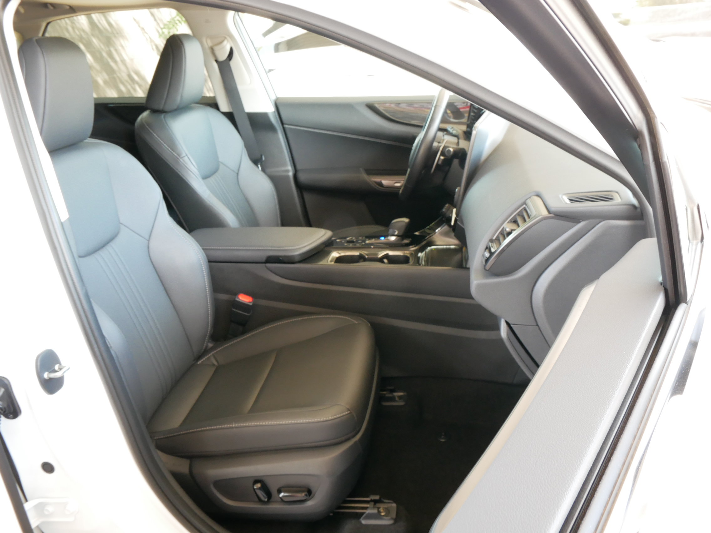 Certified 2026 Lexus NX 350 AWD w/ Accessory Package (2T) image 8