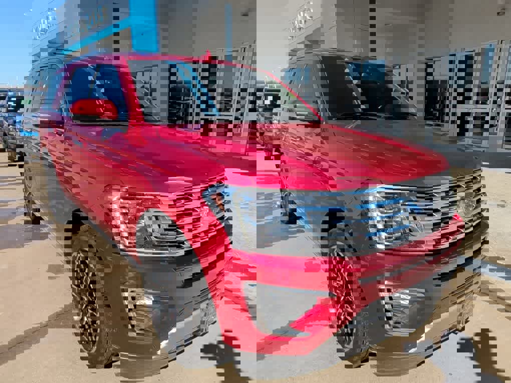 Used 2021 Ford Expedition Limited image 3