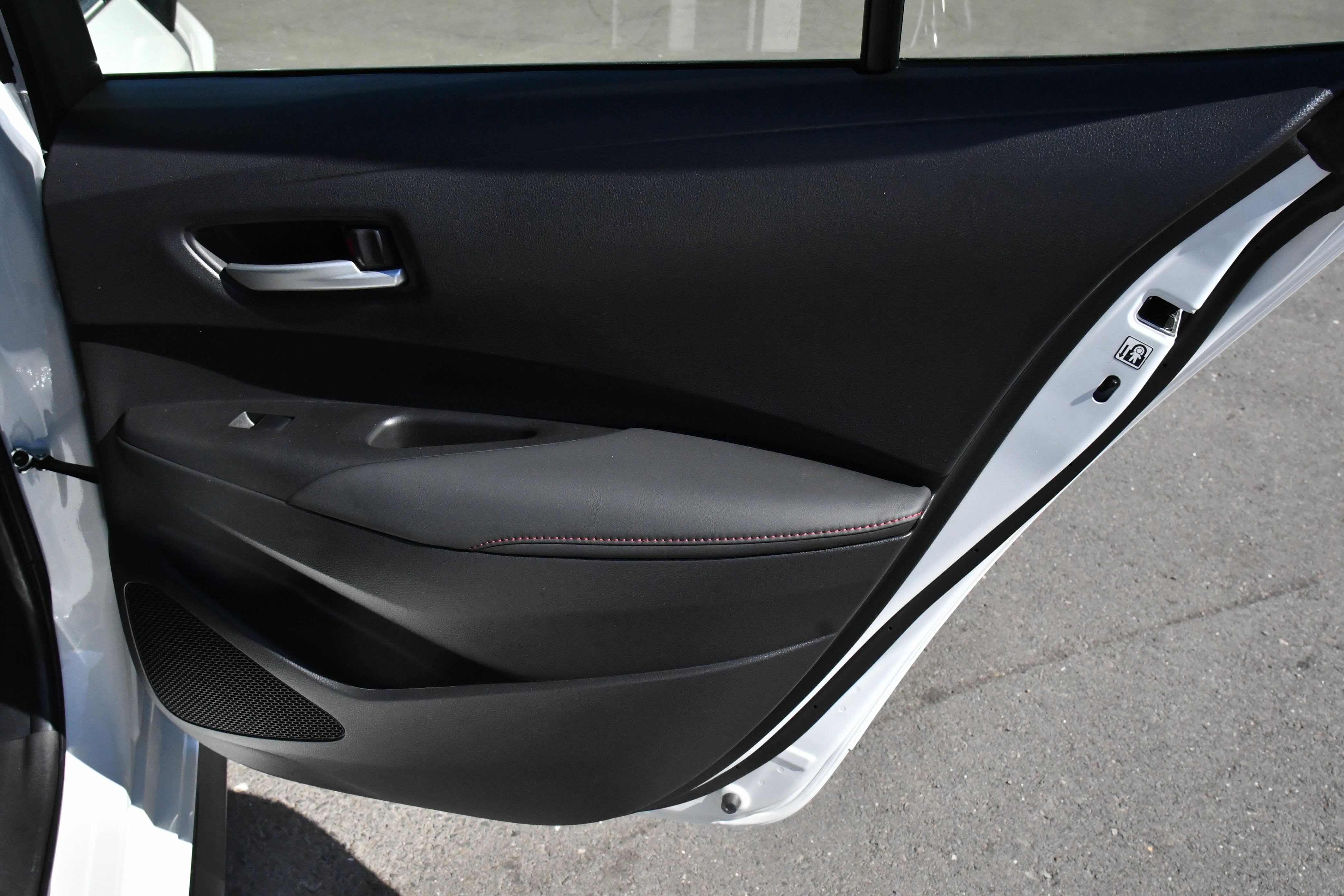 Used 2024 Toyota Corolla SE w/ SE Package image 42