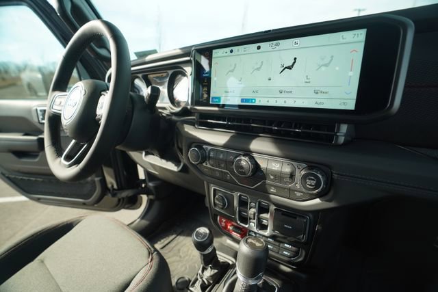 New 2026 Jeep Wrangler Unlimited Rubicon AWD/4WD image 30