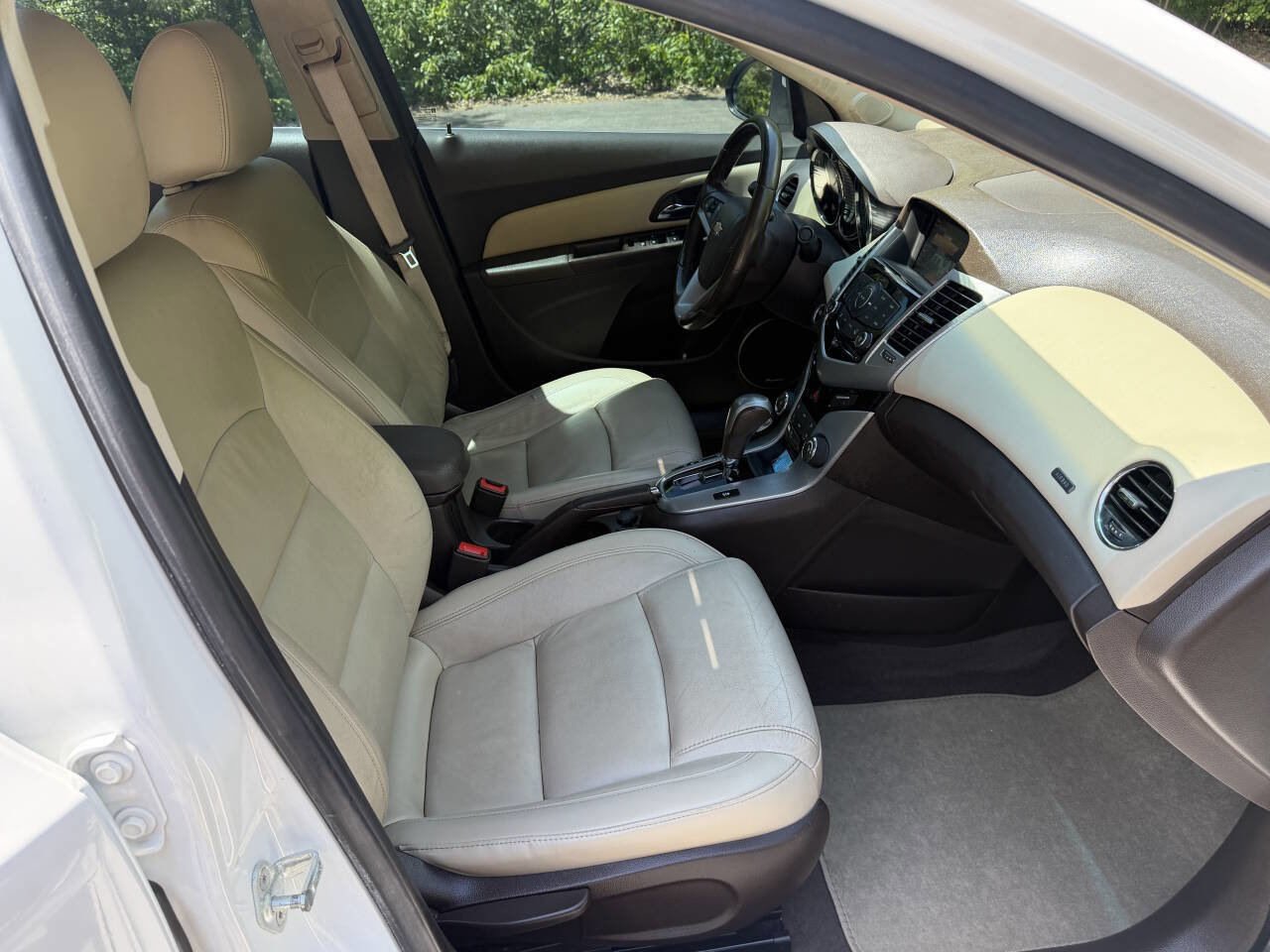 Used 2015 Chevrolet Cruze LTZ w/ Sun, Sound and Sport Package FWD image 15