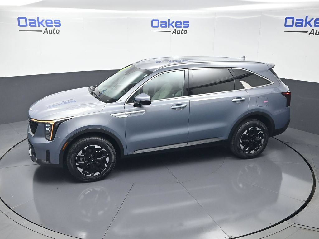 Certified 2025 Kia Sorento S AWD/4WD image 50