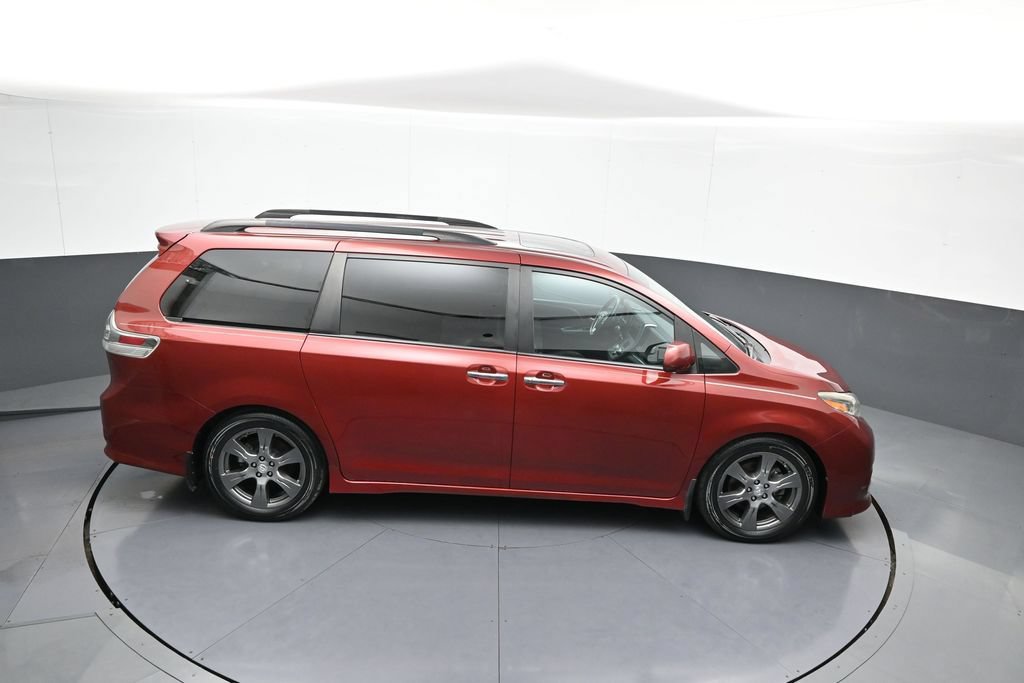 Used 2017 Toyota Sienna SE FWD image 39