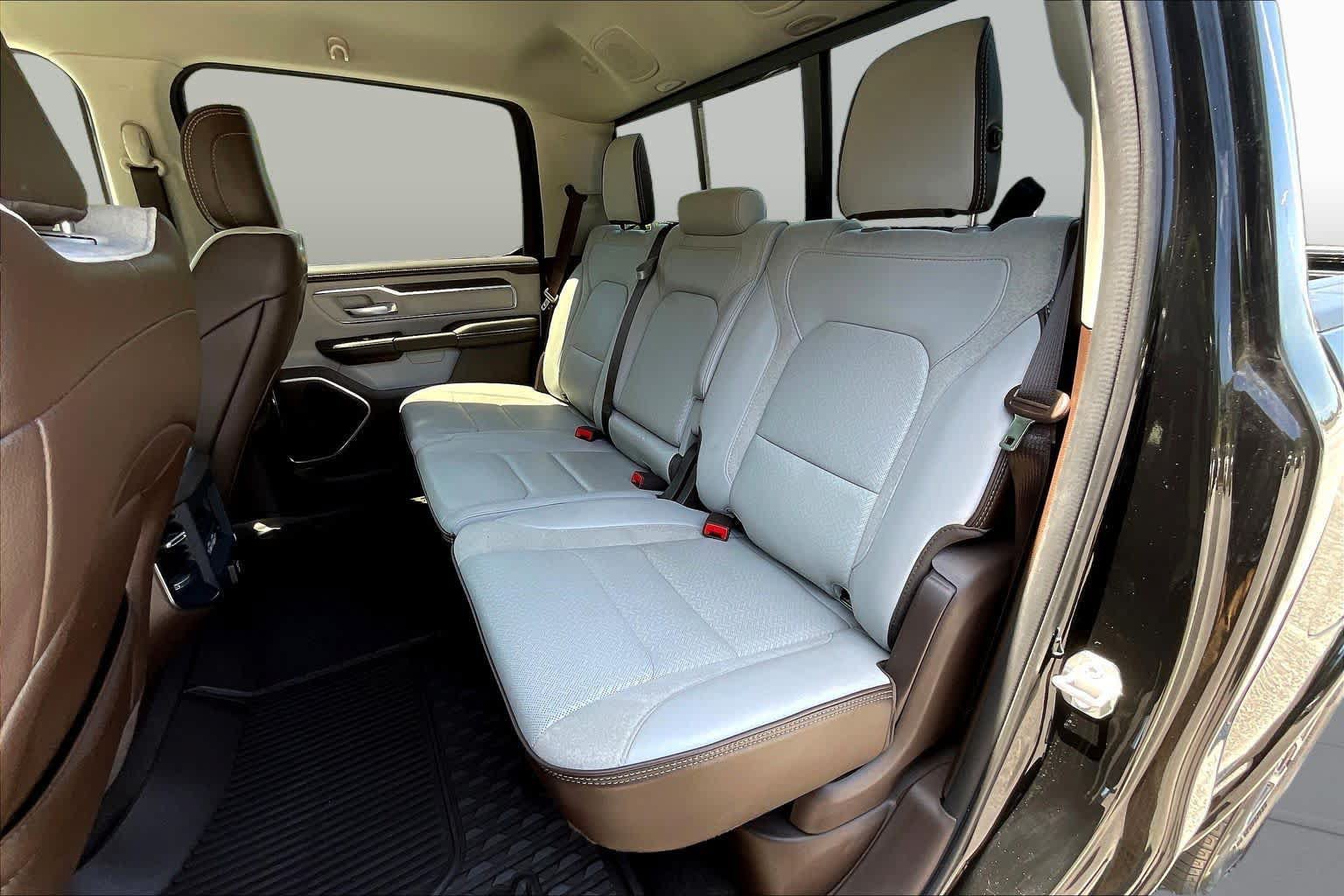 Used 2025 RAM 1500 Laramie AWD/4WD image 37