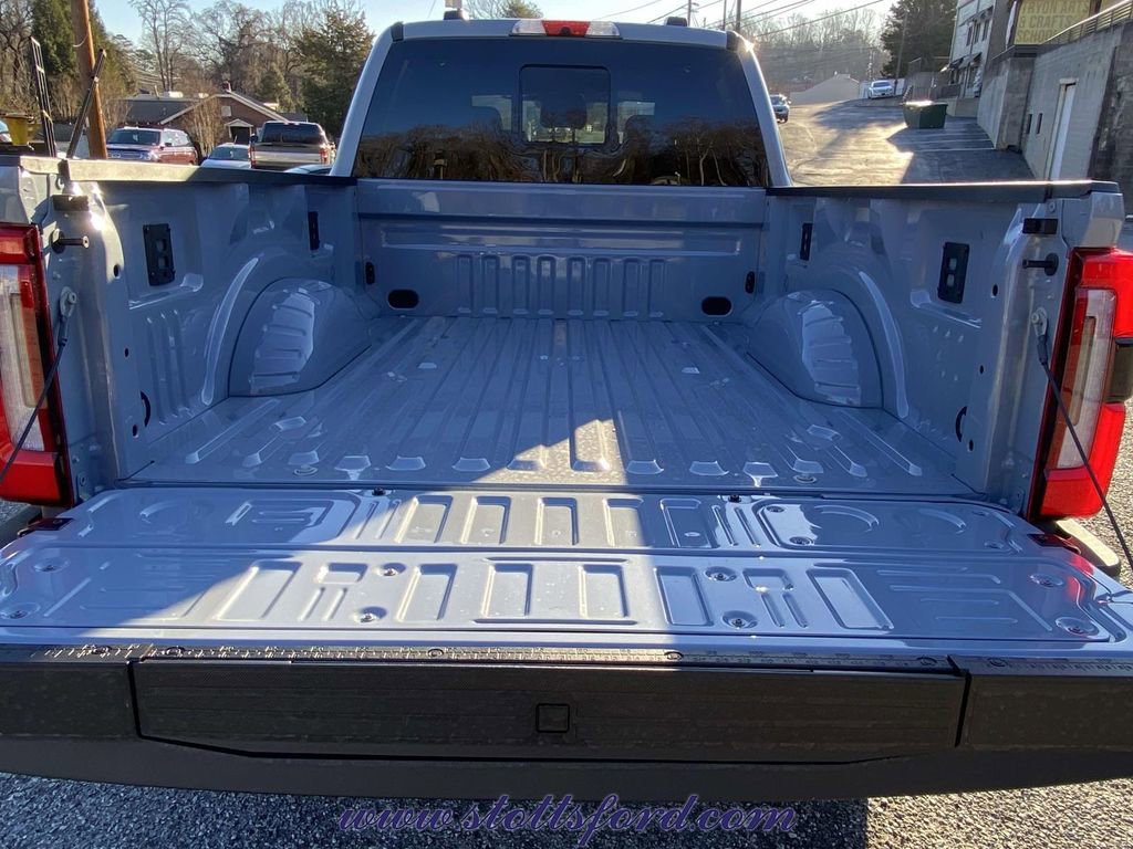 New 2026 Ford F250 Platinum w/ FX4 Off-Road Package image 8