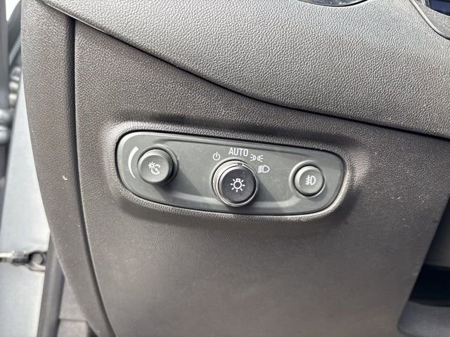 Used 2023 Chevrolet Equinox Premier image 18