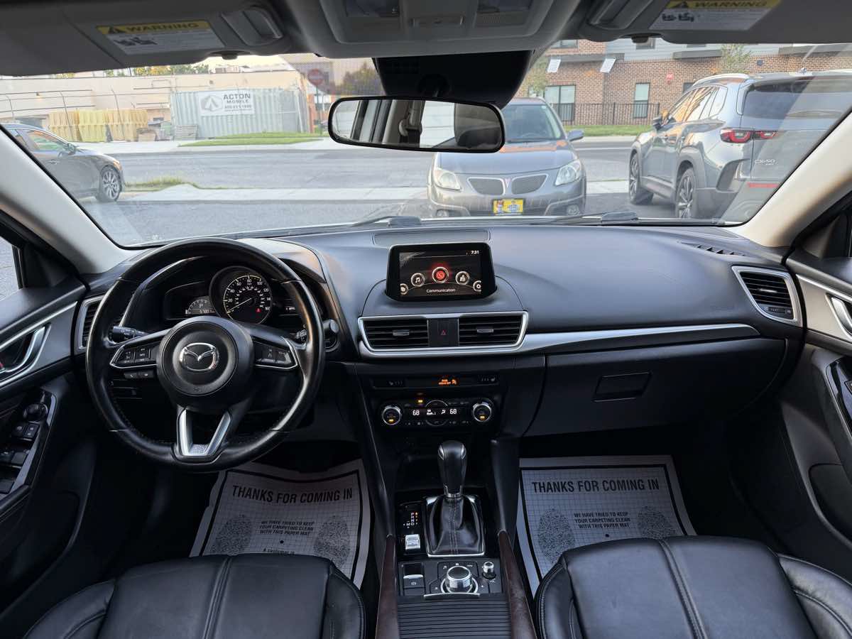 Used 2017 MAZDA MAZDA3 Touring FWD image 13