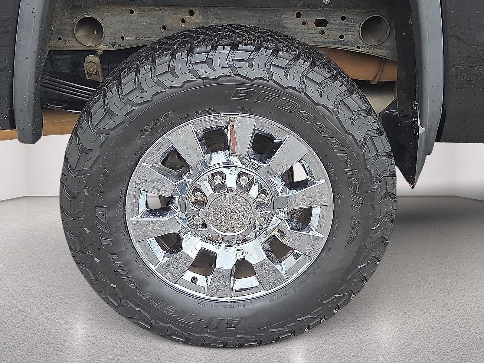 Used 2017 GMC Sierra 2500 Denali w/ Suspension Package, Off-Road AWD/4WD image 17