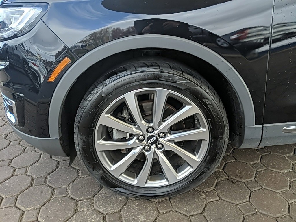 Used 2019 Lincoln Nautilus Select image 9