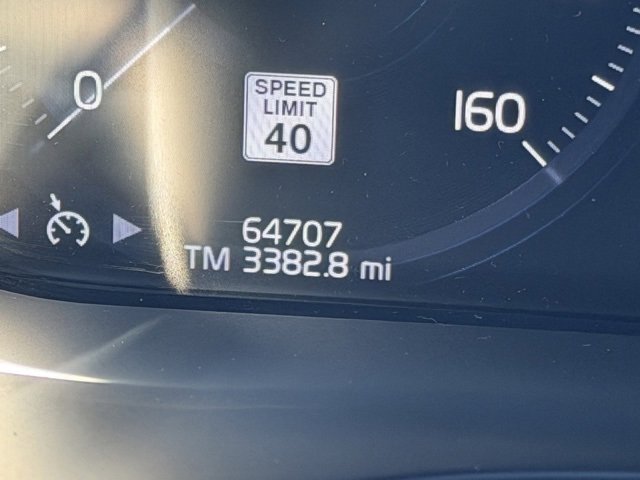 Used 2019 Volvo XC60 T6 Inscription w/ Protection Package image 3