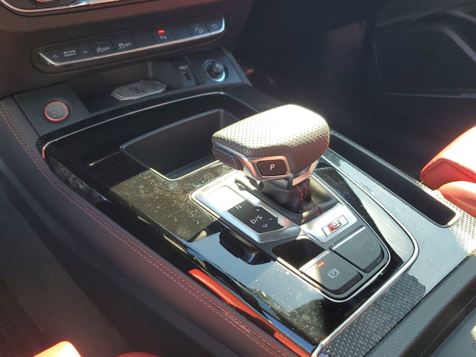 Used 2025 Audi SQ5 Premium Plus w/ Premium Plus Package image 30