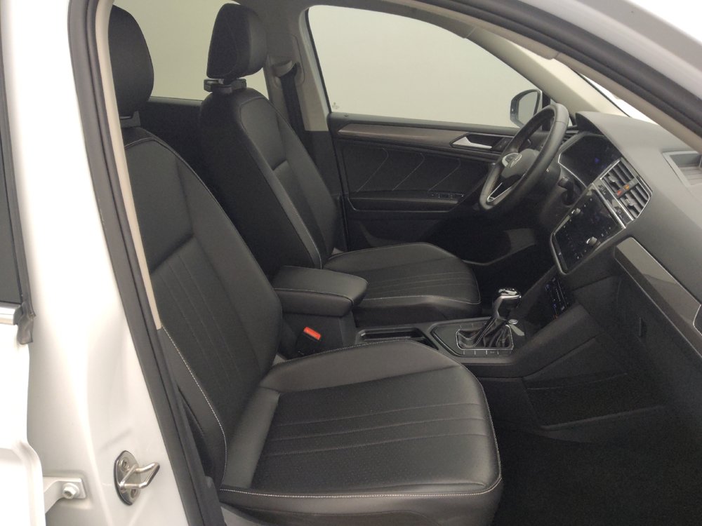 Used 2022 Volkswagen Tiguan SE FWD image 21