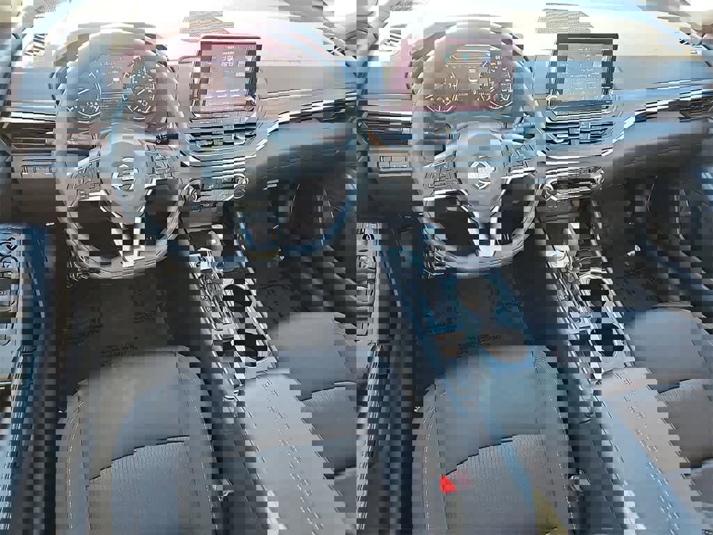 Used 2024 Nissan Altima 2.5 SV image 11