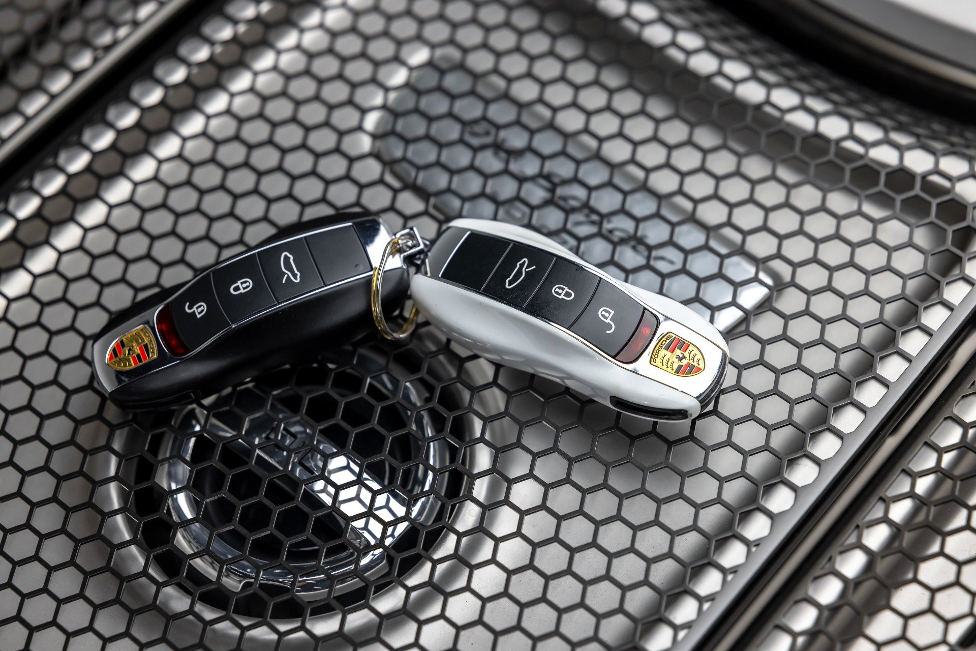 Used 2015 Porsche 918 Spyder AWD/4WD image 49