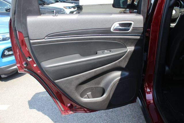 Used 2021 Jeep Grand Cherokee Limited AWD/4WD image 23