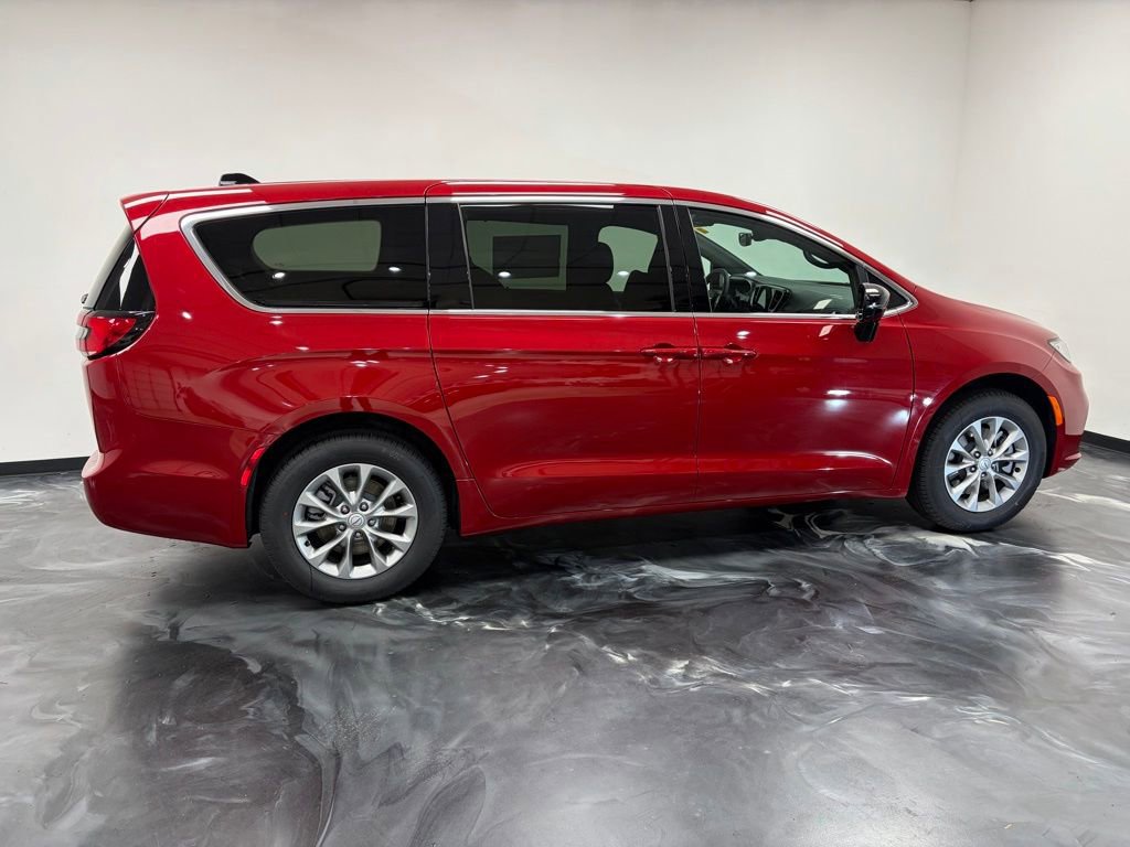 New 2026 Chrysler Pacifica Select AWD/4WD image 23