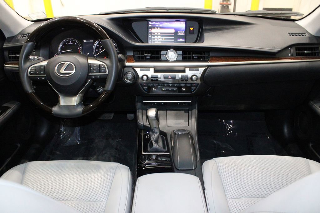 Used 2018 Lexus ES 350 image 31