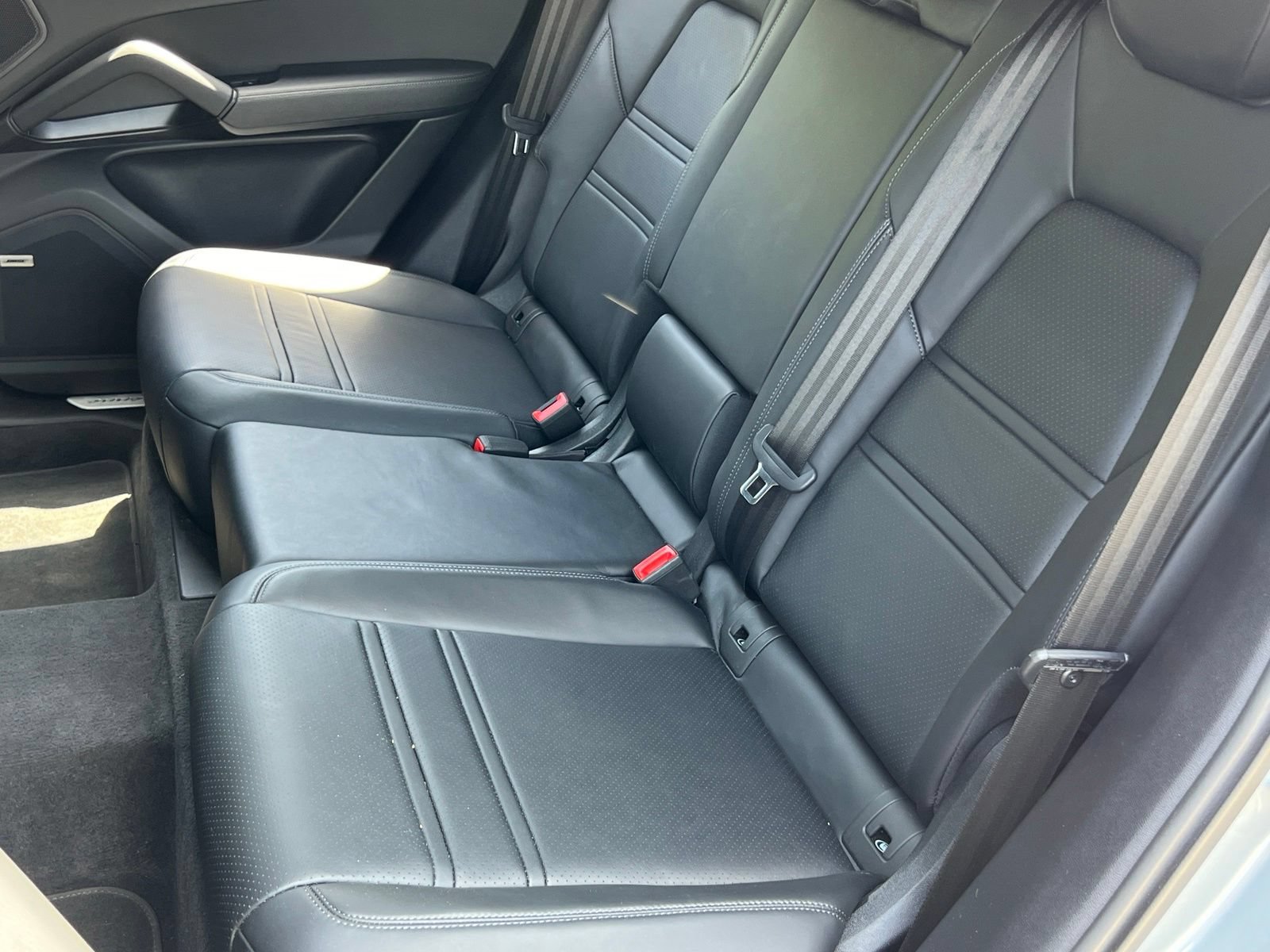 Certified 2024 Porsche Cayenne Coupe AWD/4WD image 17