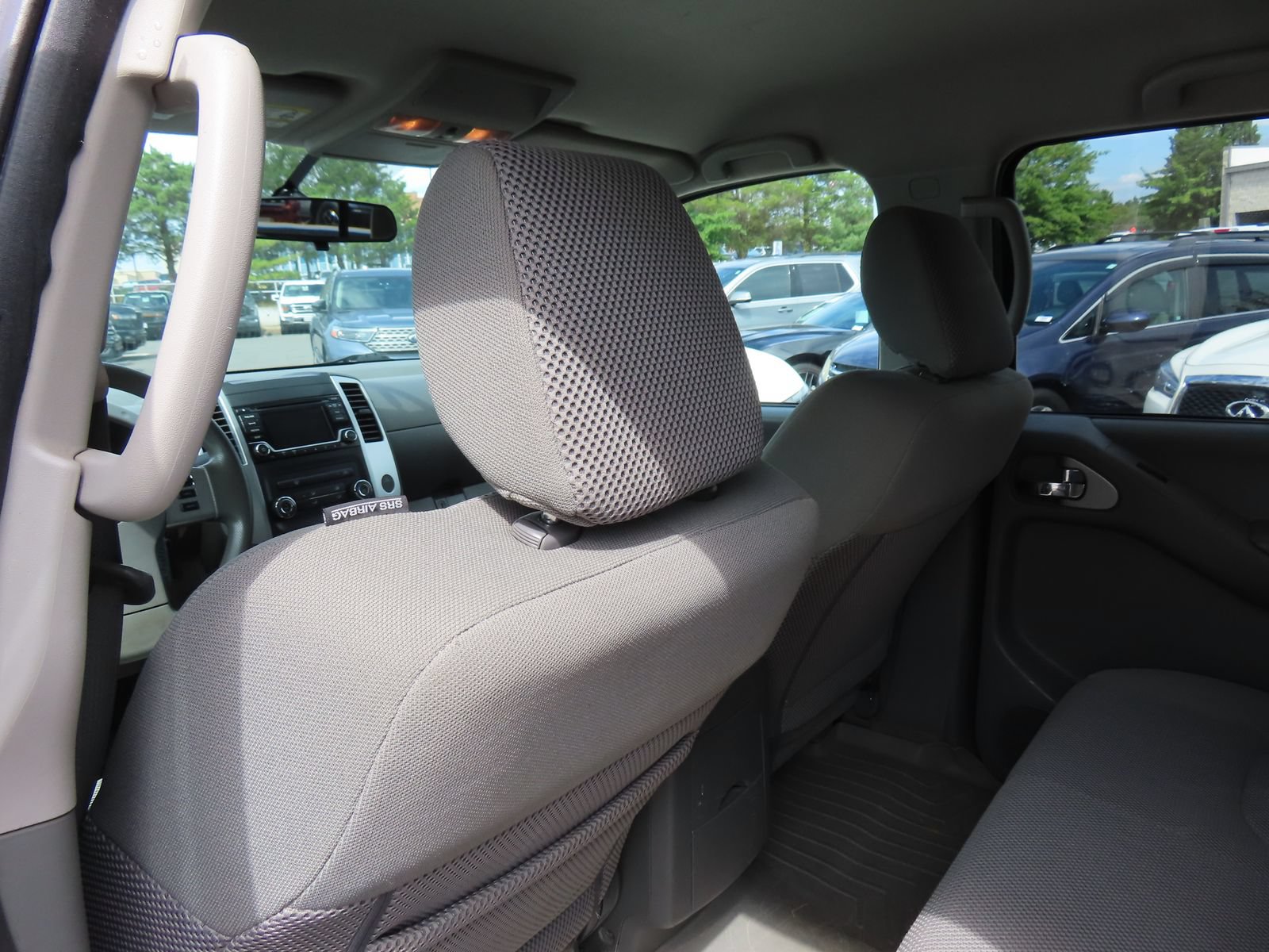 Used 2016 Nissan Frontier SV AWD/4WD image 27